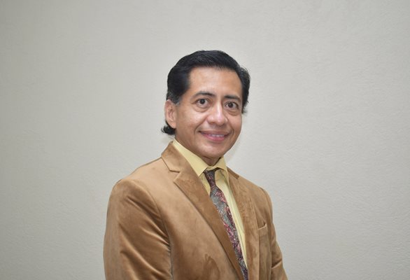 Dr. Hugo Renderos